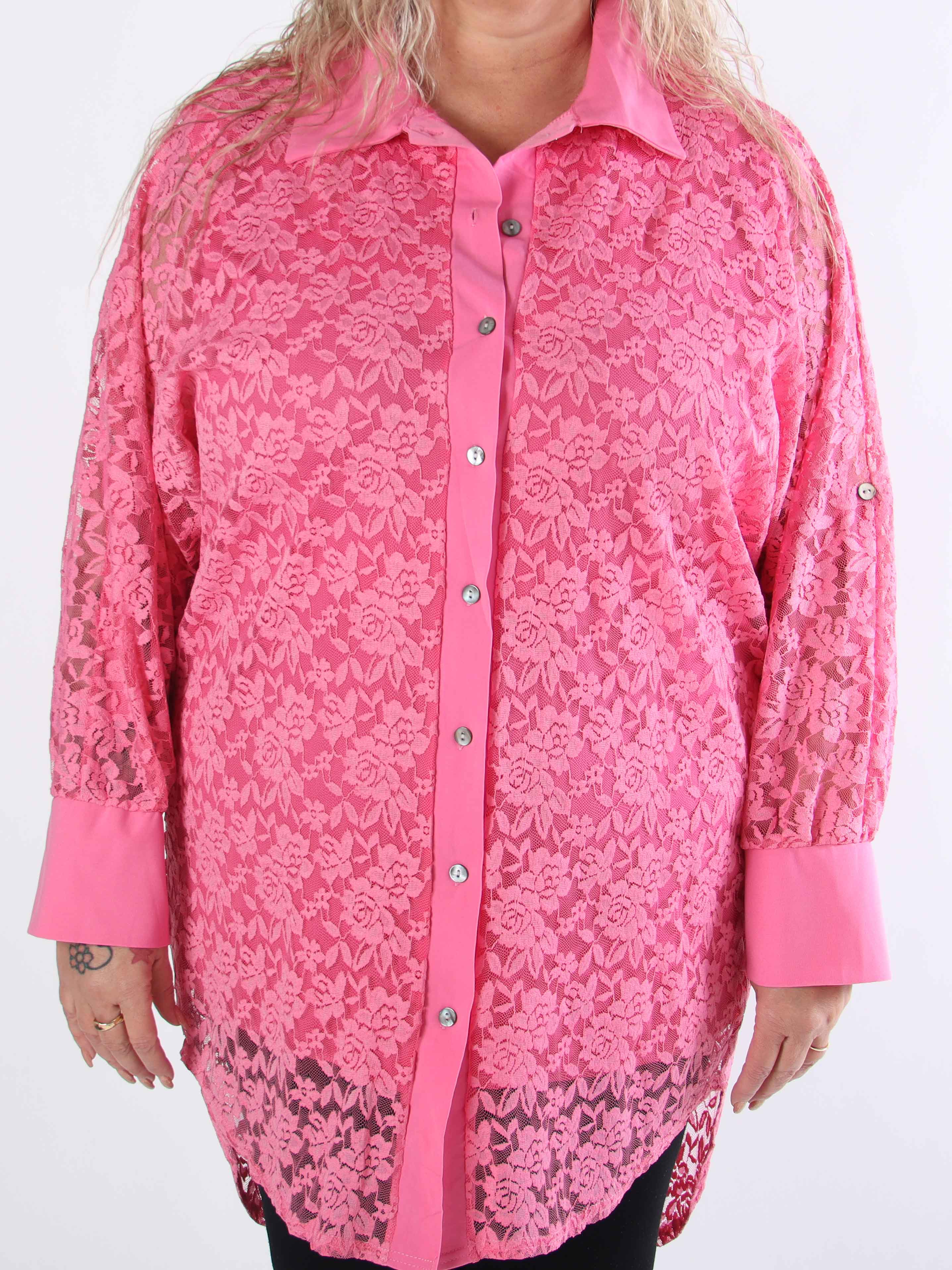 Katherine - Söt plus size-skjorta i spets